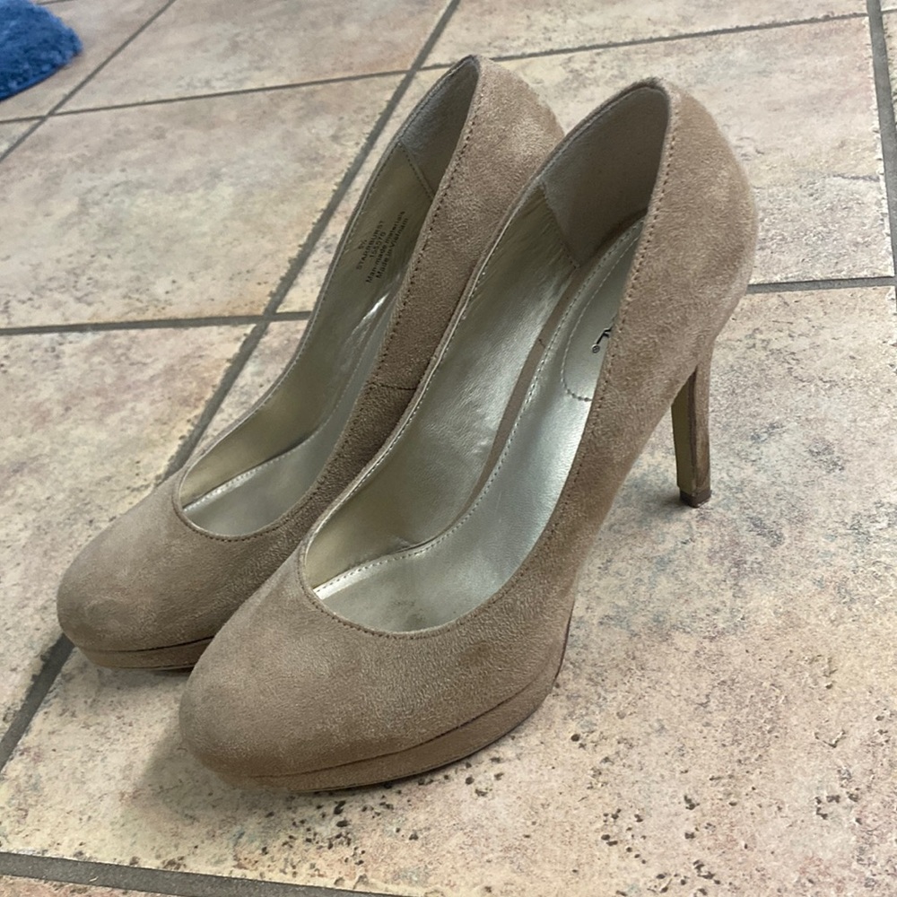 Nude faux suede heels, light wear
